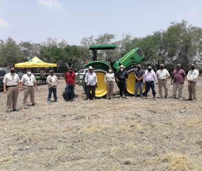 Demostracion Tractor 5090EH González, Tamps